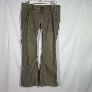 Unionbay, Corduroy Stretch Flare Leg Pants, Size 11. Good used condition!
